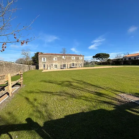 En Vendee Avec Parking Prive La Gaubretiere